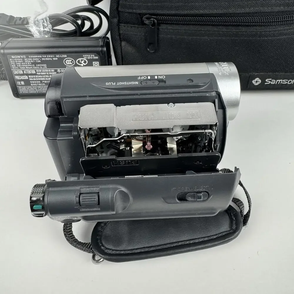 Sony Handycam DCR-HC38 Mini DV Digital Tape Camera Charger FOR PARTS